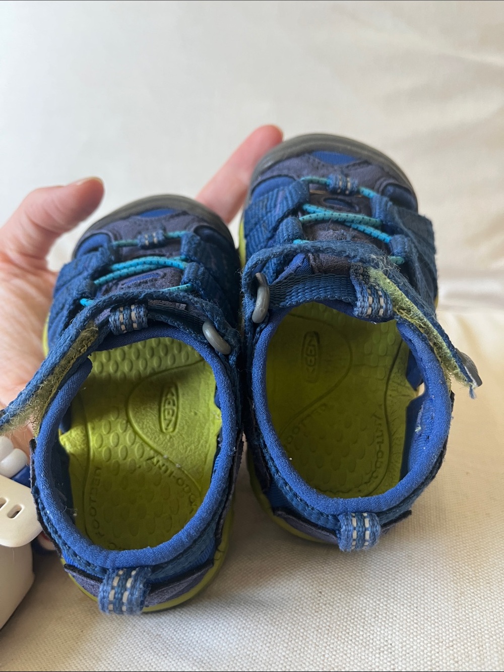 Keen Blue and Lime Closed-Toe Kids Sandals size 4 toddler - Picture 6 of 7